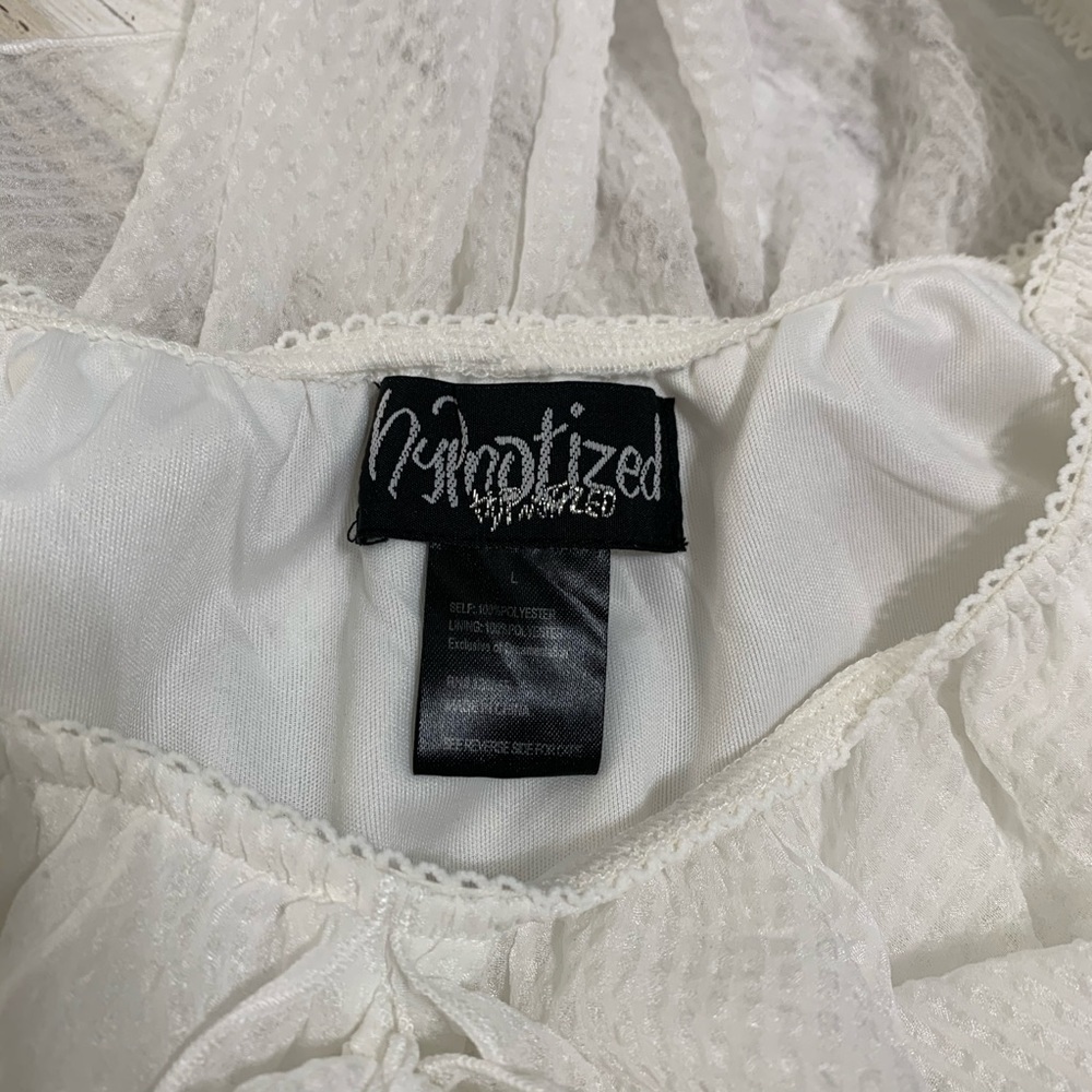 ‼️Hypnotized White Crape Ruffle Top Size Large‼️ - Picture 8 of 8